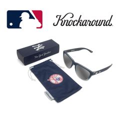 KNOCKAROUNDが、アメリカメジャーリーグ (MLB) と公式ライセンス契約を結び、ニューヨーク・ヤンキースのデザインを施したこの夏大注目のサングラスです。