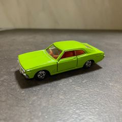 日本製絶版トミカNo.74 日産 ローレル ブタケツ 当時物 - メルカリ