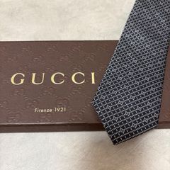美品 GUCCI グッチ シルク 100％ ブラック 総柄 254-710