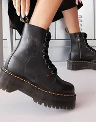ドクターマーチン・ベティコラボブーツ size 22cm～22.5cm  DR. MARTENS x JADON BETTY BOOP  8 ホールブーツ  新品未使用