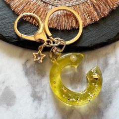 yellow star☆レジンイニシャルキーホルダー　C