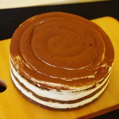 丸いティラミス　５号サイズ（直径１５センチ）　冷凍スイーツ