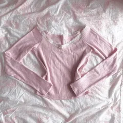 Hollister(ホリスター) ピンク レース オフショルダー Tシャツ Brandy Melville(ブランディー メルビル) ヴィンテージ ロマンチック y2k