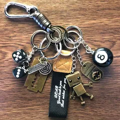 キーホルダー レトロ アメカジ ビンテージ 古着 ストリート ジャラジャラ ダイス 本革 ステンレス カラビナ ロボット F01