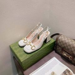 GUCCI レトロな靴とサンダル、白