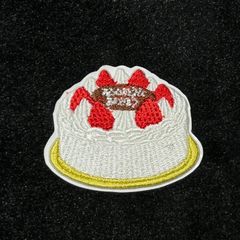 ★刺繍シール／ステッカー　ワッペン★　デコレーションケーキ　イチゴのケーキ