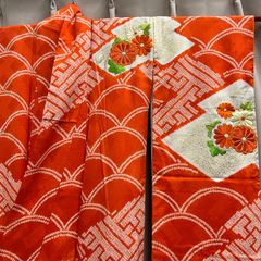 【特価】逸品 美品 正絹 絞り振袖 花文様 金駒刺繍 日本刺繍 金彩 女性 婦人 レディース 和装小物 和装 着物 留袖 訪問着 振袖 浴衣 B111323