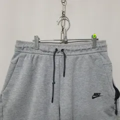 Z ー 185 Nike(ナイキ） テック フリース メンズ ハーフパンツ M