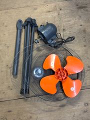 TEKNOS　スタンド折り畳み式　工業用扇風機　首振り機能　風量3段階　羽根43.5cm　2018年式　中古（作業小屋で使用と思われます）　KG-455R