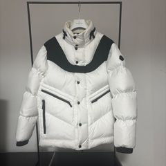 MONCLER☆ホワイト☆ダウンジャケット☆2022年〜23年秋冬モデル