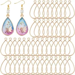 OLYCRAFT 50個 レジン枠 空枠 ドロップ しずく 合金製 レジンフレーム 手作り 手芸 DIY から枠 ペンダント ジュエリー アクセサリー パーツ ハンドメイド 素材 38x21x3mm 穴2.8mm( ライトゴールド)