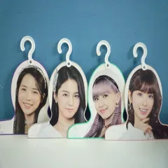 NIZIU くじ フォトハンガー 4種 ビジュアルハンガー MAYA AYAKA MAYUKA MIIHI マヤ アヤカ マユカ ミイヒ WithU