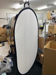 ホワイト楕円形レフ板、三脚スタンド、専用クリップ NEEWER
