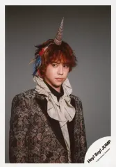 【中古】生写真(ジャニーズ) Hey! Say! JUMP/八乙女光/上半身・衣装白・黒・両手下・右向き・目線左・頭にツノ・背景グレー/「Hey! Say! JUMP LIVE TOUR 2019-2020 PARADE」グッズオフショット/公式生写真