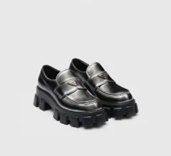 ゆきPRADAの商品✨【美品】PRADA プラダ スポーツ スニーカー ビジネスシューズ 26.5