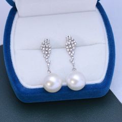 あこや真珠 ジルコン輝くクレセントムーンシルバーピアス - メルカリ