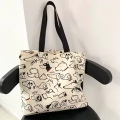 トートバッグ キャンバス素材 軽くてかわいい犬柄 大容量 サブバッグ 軽量で使いやすい 通勤通学にも便利なかわいいトートバッグ　エコバッグ 白　ホワイト
