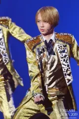 【中古】生写真(ジャニーズ) HiHi Jets/井上瑞稀/ライブフォト・膝上・衣装金・右手グー・左向き・2Lサイズ/「DREAM BOYS 2019」ステージフォト 第2弾