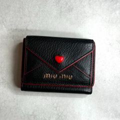 miu miu ミュウミュウ / マドラスラブレターウォレット 三つ折り財布 ミニ財布 マドラスレザー ブラック レッド 5MH021 MADRAS LOVE