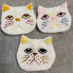猫　ブローチ　刺繍　ハンドメイド