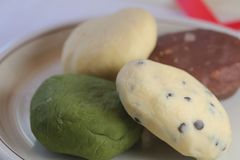 冷凍可能　クッキー生地　丸型　3つセット　ランダムの型3個付き