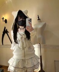 リボン　レース♡ 猫耳　フーディー　長袖　パーカー　病み　かわいい　量産型　地雷系　黒　ブラック　春　夏　秋　日焼け防止　上着　ジャージ　サブカル　ファッション　ピアス　フリル　ロリータ　ロリィタ　界隈　渋谷　原宿　病み系　メンヘラ　悪魔界隈　ぴえん系女子