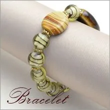 ガラスビーズブレスレット　ライトグリーン、ブラウン