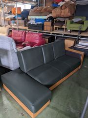 ソファーベッド　肘掛オットマン　左右付け替え可能　座面下引き出し収納あり