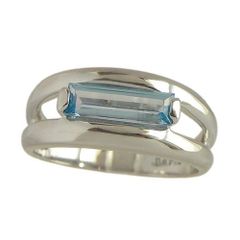 エメラルドカット 大粒アクアマリン 2ct ホワイトゴールドリング 