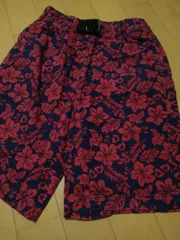 GU 花柄ハーフパンツ　140 ハイビスカス