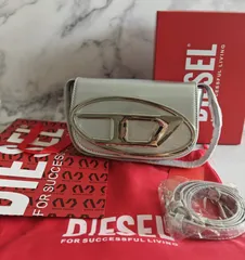 【レア品】DIESEL オーバルD ショルダーウォレット　メタルロゴ　ビッグロゴこの機会にいかがでしょうか