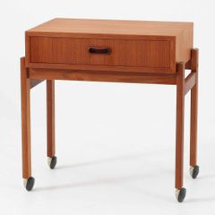 ソーイングテーブル チーク材 幅57cm デンマーク製 北欧ビンテージ家具 北欧家具 キャスター付き 小引き出し 木製/DK18186
