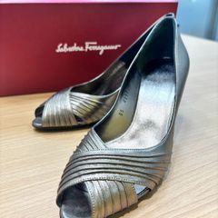 【EL6】SalvatoreFerragamo　サルバトーレ　フェラガモ　パンプス　オープントゥ　メタリック　ゴールド　4092　7C　MK10525