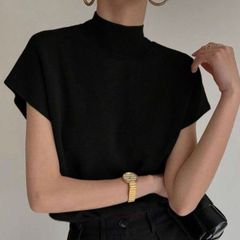 ［フォーマルにも］ハイネック 半袖ブラウス ブラックコーデ フォーマルブラウス トップスL 高見え 着やせ ホワイト フラワー 花 お呼ばれ 結婚式お呼ばれ 綺麗めカジュアル ママブラウス クルーネック フリル　ラッフルディテール 通勤 ザラ イエナ アローズ
