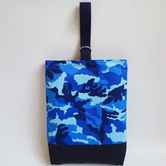 ハンドメイド リバーシブル 迷彩 × 星 シューズケース シューズケース 上履き入れ 上履きバッグ シューズバッグ 上靴入れ 上靴バッグ 上履きバック 上靴ケース シューズバック シューズ入れ 入園 入学 スター 男の子 カモフラージュ カモフラ ブルー 青