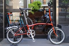 브롬프톤 BROMPTON M6R 2019 모델 플레임 래커 미니 벨로 접는 소경차 [도쿄 미나미 아자 부점]