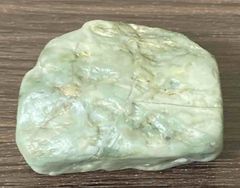 超特価1,100円！「グリーン瑪瑙」の透過度の美しい原石！（阿波翡翠研究所）