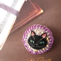 刺繍　黒猫さんのくるみボタンブローチ/ヘアゴム