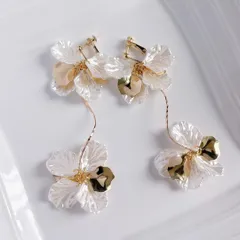 ホワイトフラワー&プレート 二連イヤリング★ブライダル ウェディング 結婚式 アクセサリー