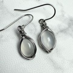 ムーンストーン　ピアス