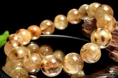 【１点物】人気◇板状金針 タイガータイチンルチルクォーツ　12-12.5mm　ブレスレット パワーストーン 天然石 _MA4397
