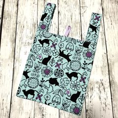 猫柄エコバッグ 黒猫 ブルー 収納ゴム付き 洗濯可 やや厚手生地使用 おもたせ ギフトバッグ