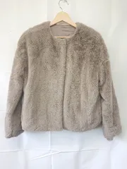 ◇ ⊇ OLIVE des OLIVE フェイクファー 中綿 長袖 ノーカラー ジャケット サイズM グレージュ系 レディース E  【1506250011258】