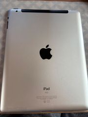 Apple iPad 16GB シルバー カバー付き - メルカリ