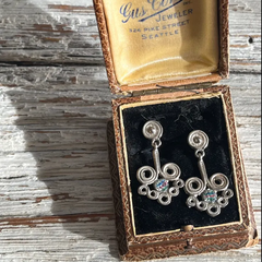 【ピアス】アイリスガラス　虹色　スイング　シルバー　60’sドイツ