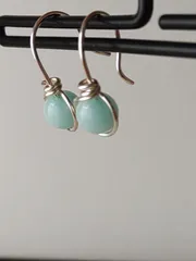 NO279　天然石アマゾナイト翡翠　ワイヤー編みピアス