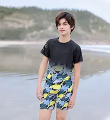 ジュニア 水着 男の子 セパレート 半袖 キャップ付き 3点セット 日やけ防止 水着 キッズ 子供 ショートパンツ ダイビング リゾート 学生用 プール 紫外線対策 KGT3846