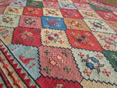 アゼルバイジャン製ラグ144cm x 92cm