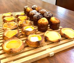 【冷凍】町のパン屋さんサンジュリアンのデニッシュタルトとマフィンセット（22個入り）
