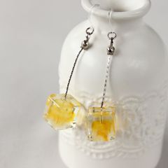 ハンドメイドピアス　ジューシーレモン　A-033